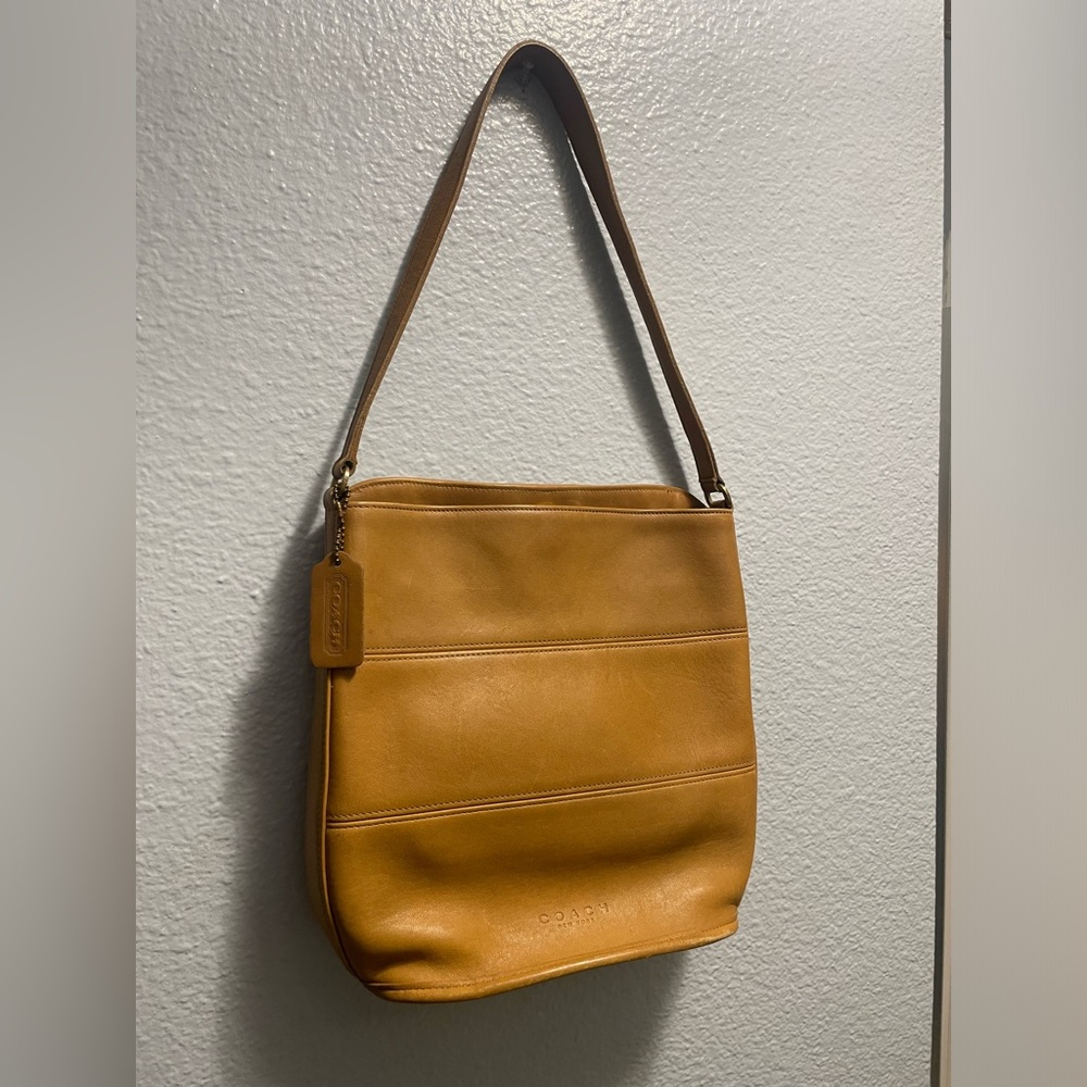 VINTAGE COACH 
Tanned Leather Duffle Shoulder Bag & wallet